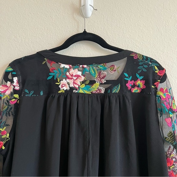 2/$30 Umgee Black and Pink Blouse with Boxy Style and 3/4 Sleeves - Picture 9 of 15